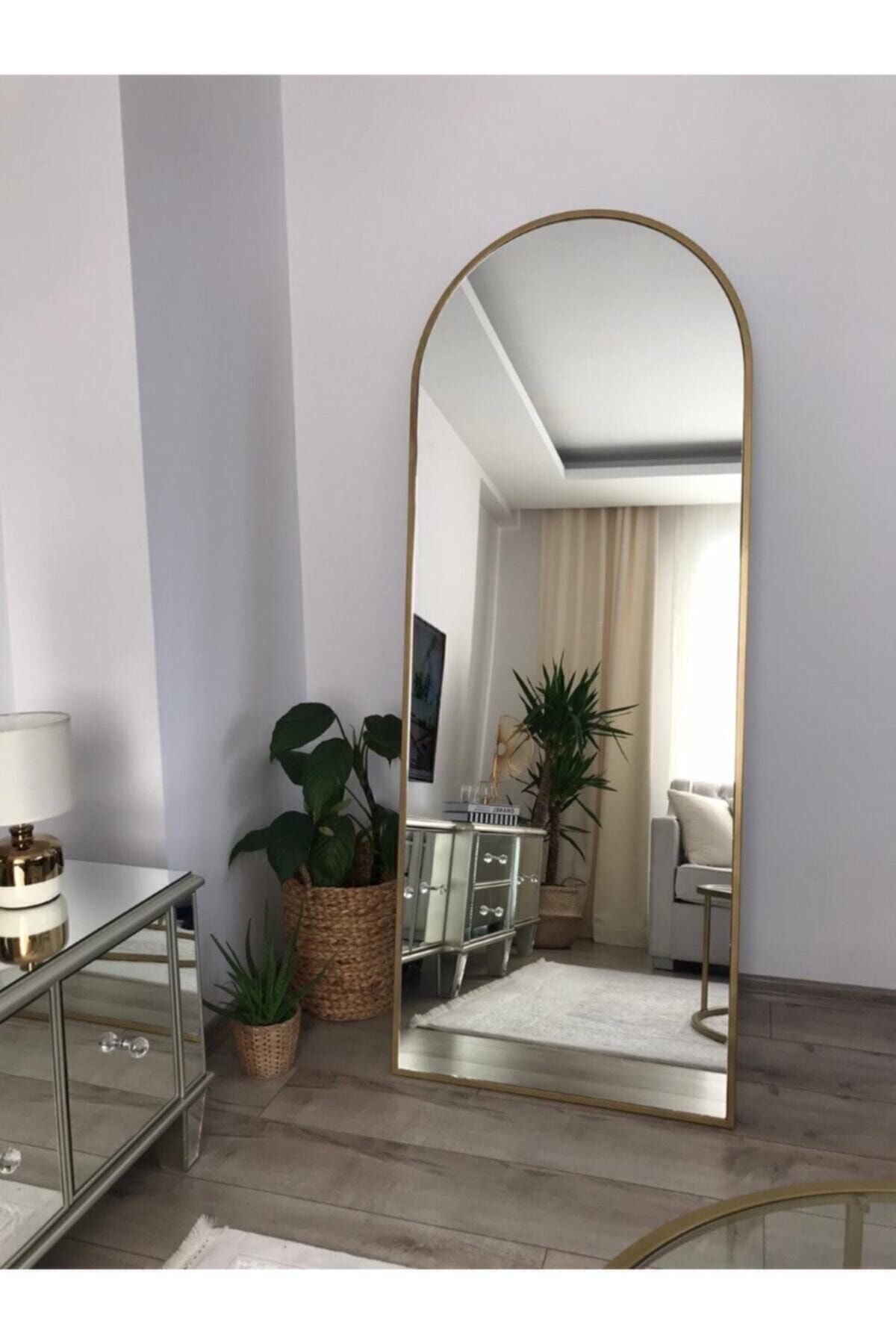 Gold Metal Çerçeveli Oval Ayaklı Boy Aynası 180 x 70 Cm